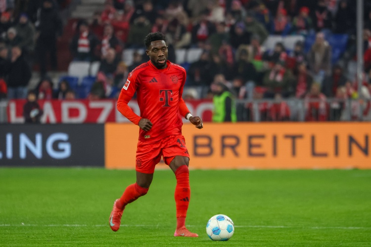 体图：孔帕尼希望戴维斯健康出战皇马，用回追速度阻止皇马打反击